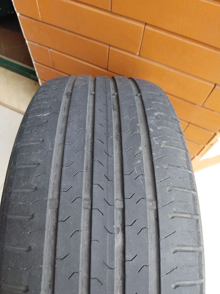 Pneus Continental 225/50 R17