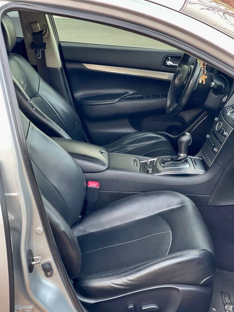 Infinity G25 2011 2.5 Бензин 4WD