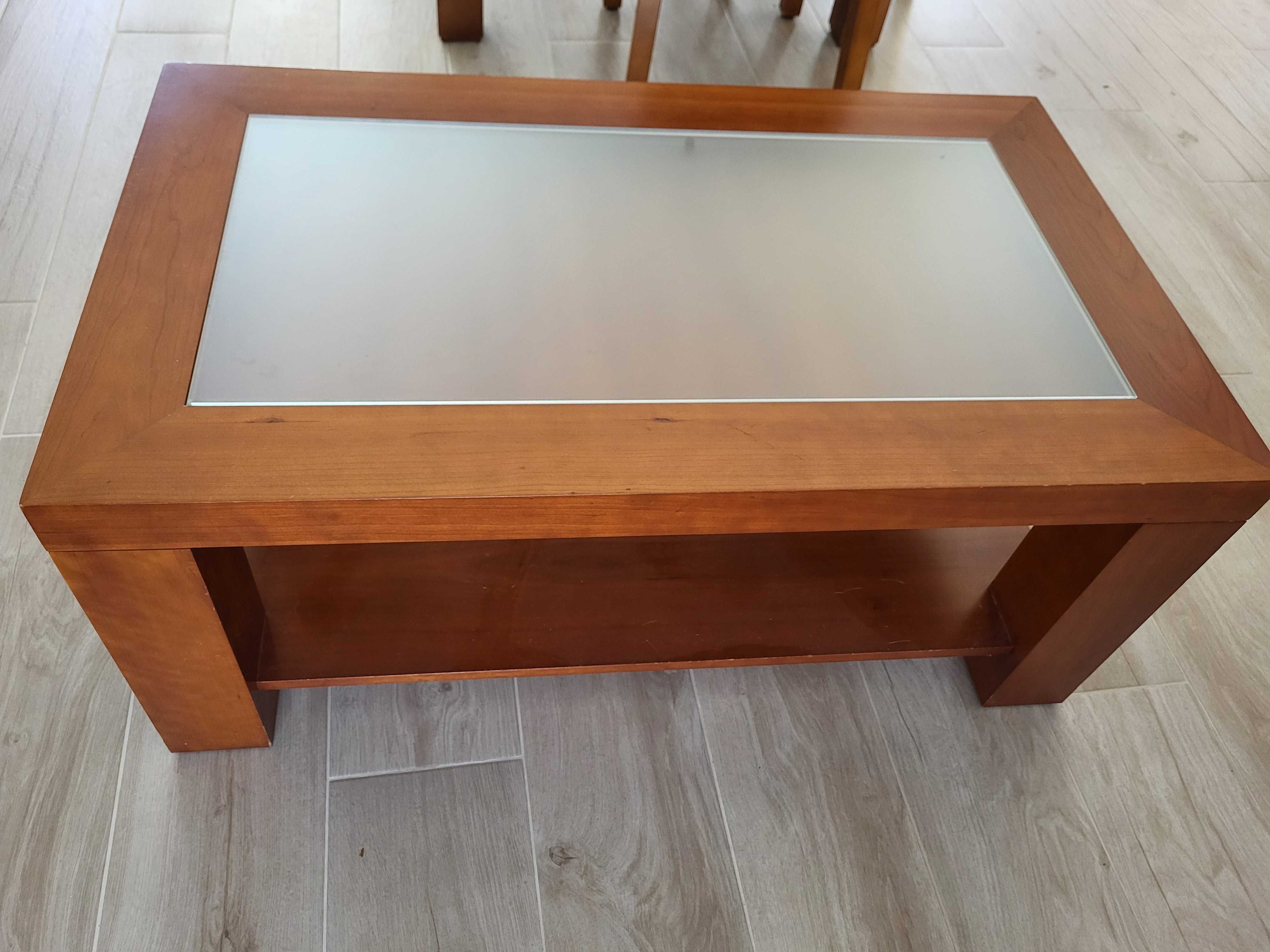 Mesa de Centro Folheada a Cerejeira e Tampo de Vidro