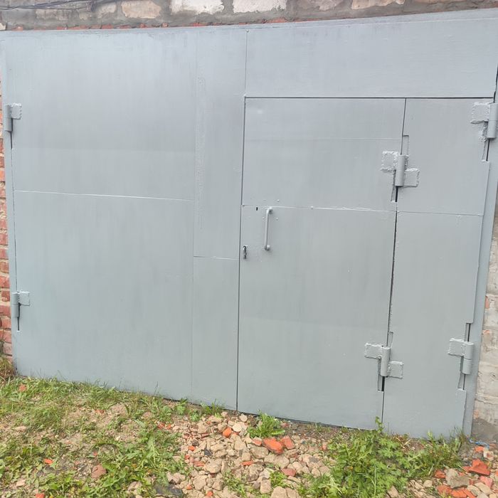 Продам гараж капітальний Сурікова 20 або здам 1500грн м