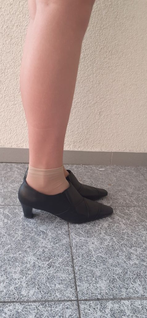 Czółenka skórzane rozmiar 37 Bata