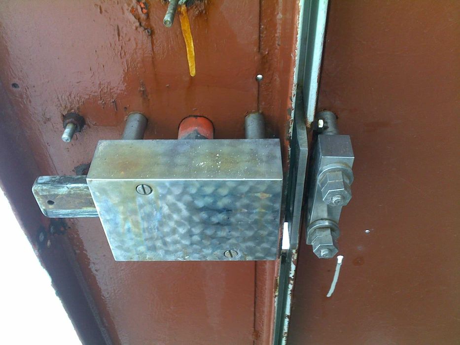 Замки гаражные ссср с блокировкой три штуки на ворота гаража