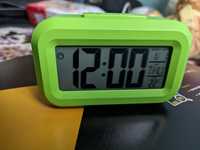 Електронний будильник годинник