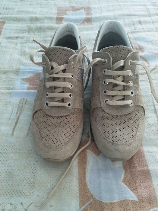 Sapato em pele tamanho 36