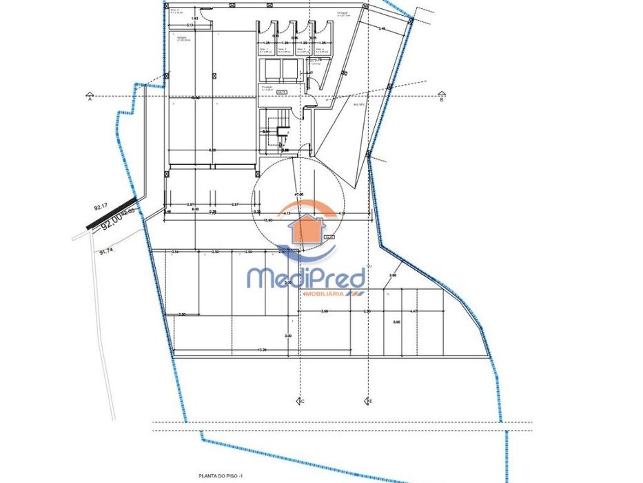 Lote com 850 m2 com projeto aprovado na Ramada | Odivelas