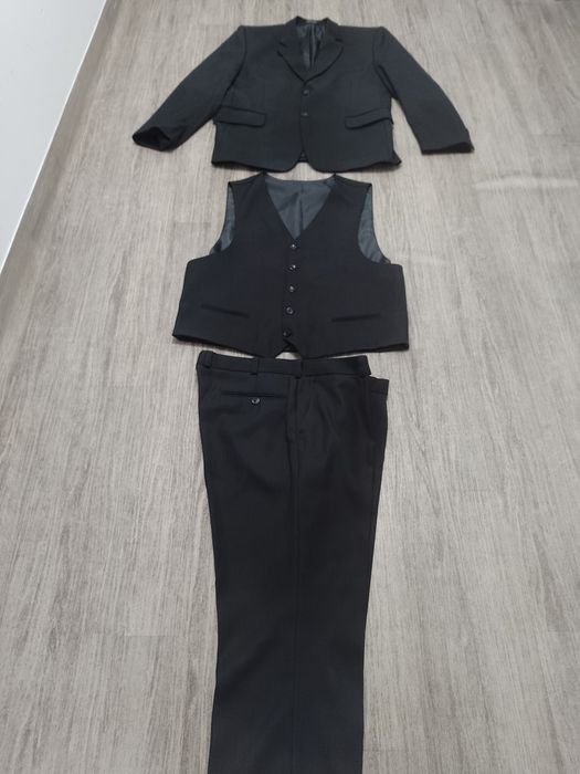 Sprzedam garnitur 3 częściowy.