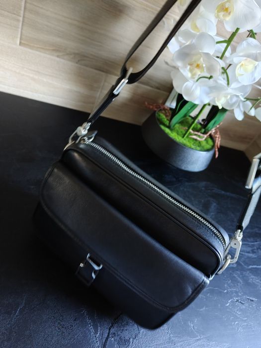 Elegancka saszetka czarna męska pojemna skóra naturalna