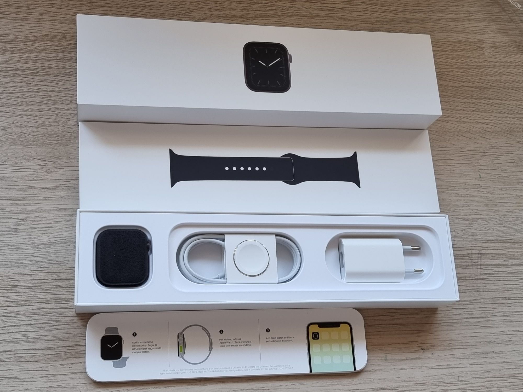 Apple Watch Series 5 Space Gray Cellular
