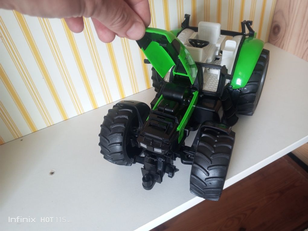 Traktor ciągnik BRUDER Deutz Agrotron 200