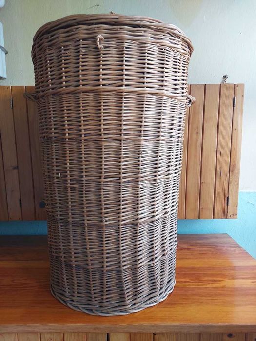 kosz wiklinowy duzy z dawnych czasow