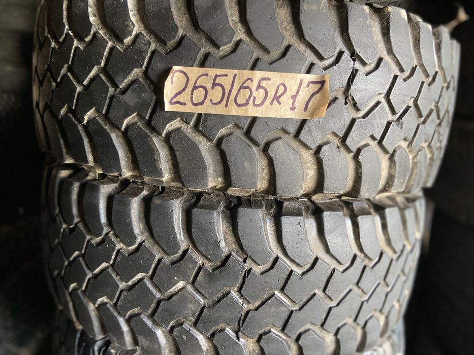 Продам шини  265/65/70. Р17,А/Т,M+S,болото