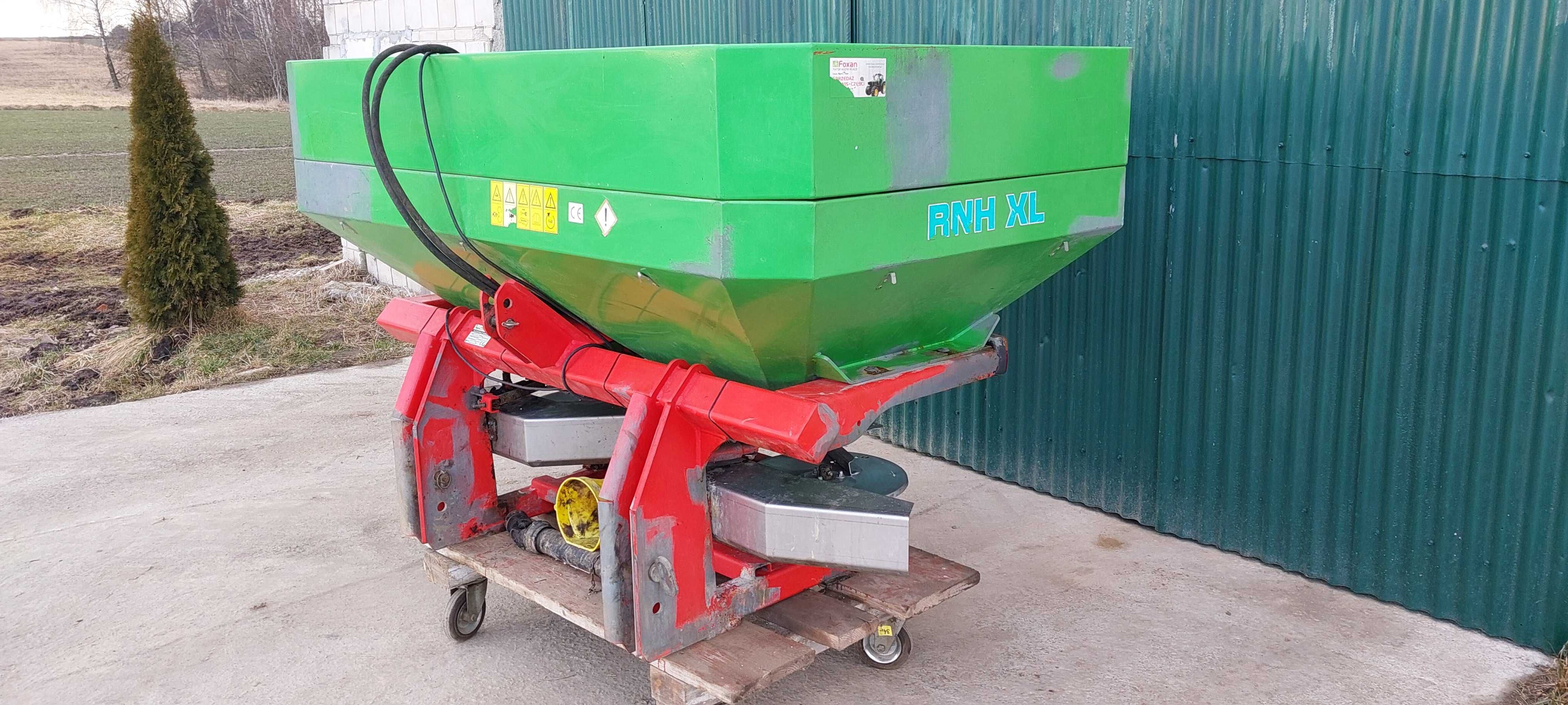 Rozsiewacz nawozu Agro Tom RNH XL 2016r. 12-28m