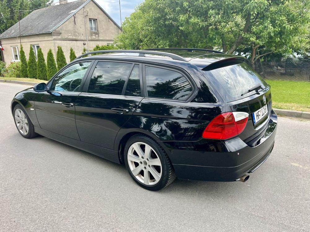 BMW E91 Schwarz 2