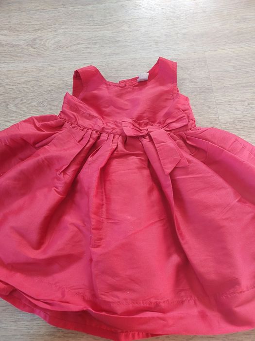 Czerwona sukienka dla księżniczki 80/86
