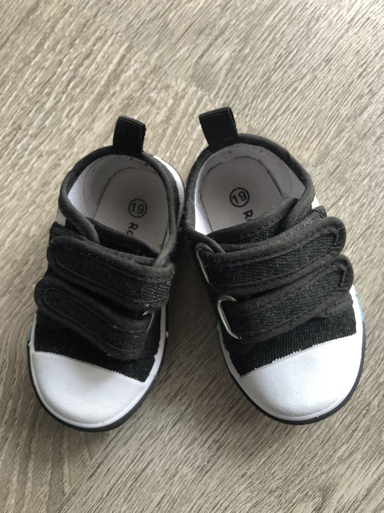 12,5 cm wkladka czarne trampki buty 19
