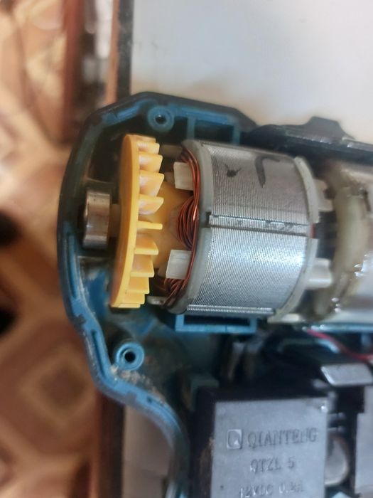 Безщітковий шуруповерт