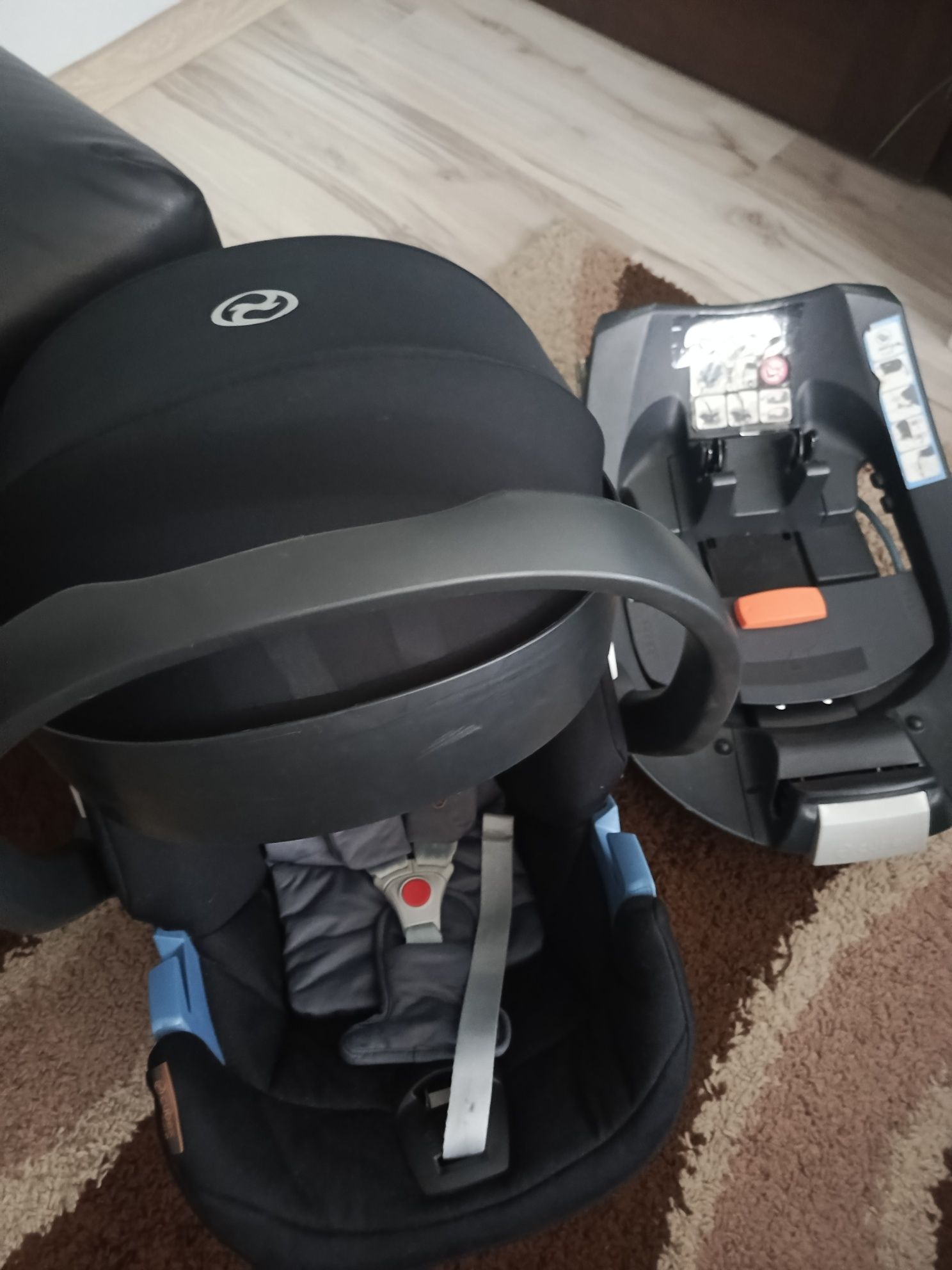 Fotelik z bazą Cybex Aton 5