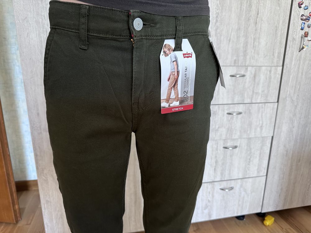Новые тонкие джинсы чиносы штаны Levis 14 лет w27 L29 цвет хаки