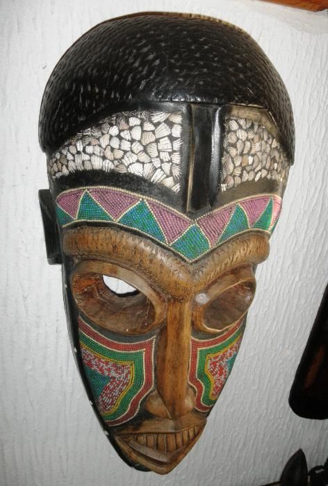 Máscara Africana Missangas