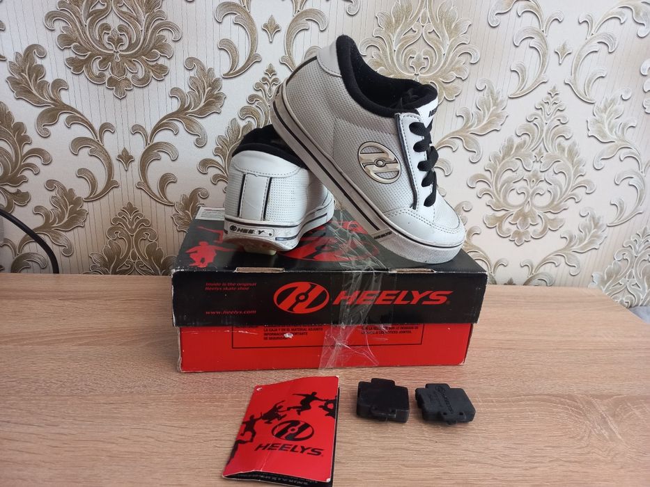 Хилисы HEELYS кроссовки-роликовые р-р33, см20