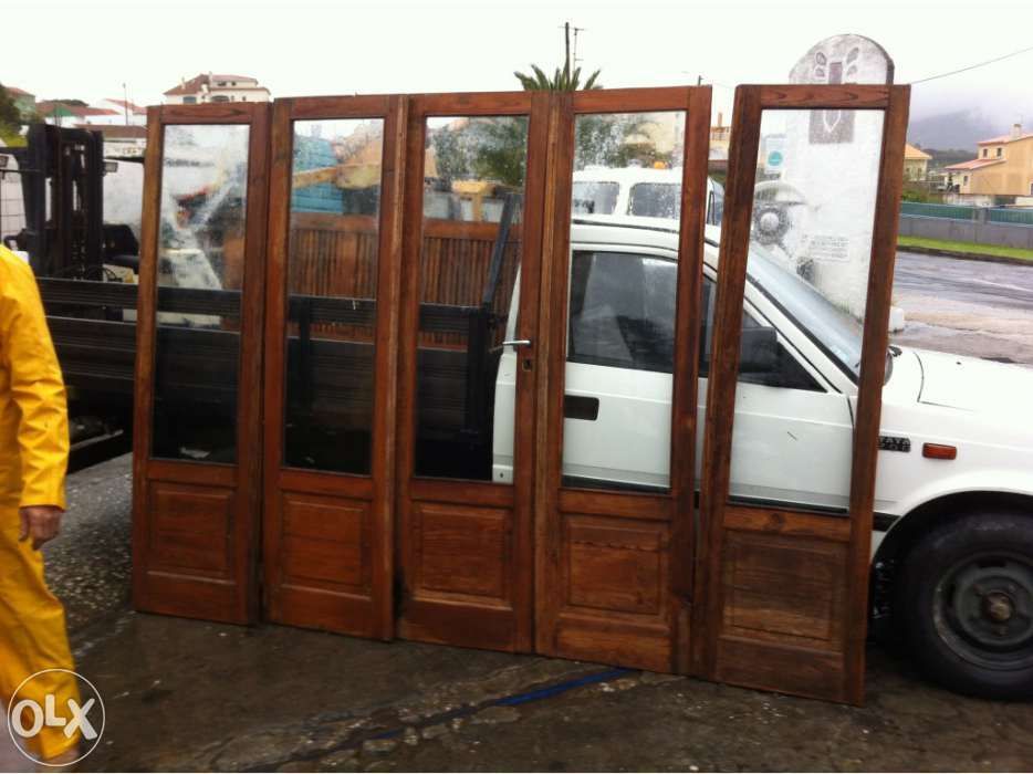 Janelas,portas, portadas, em madeira maciça, vendo á unidade