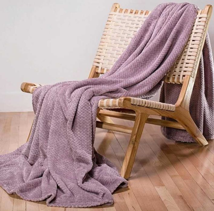 Koc polarowy w jodełkę Dreamzie 150 x 200 cm Jasnoróżowy 100%poliestru