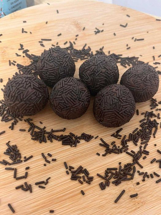 Homemade and Custom Cakes64672864547587124