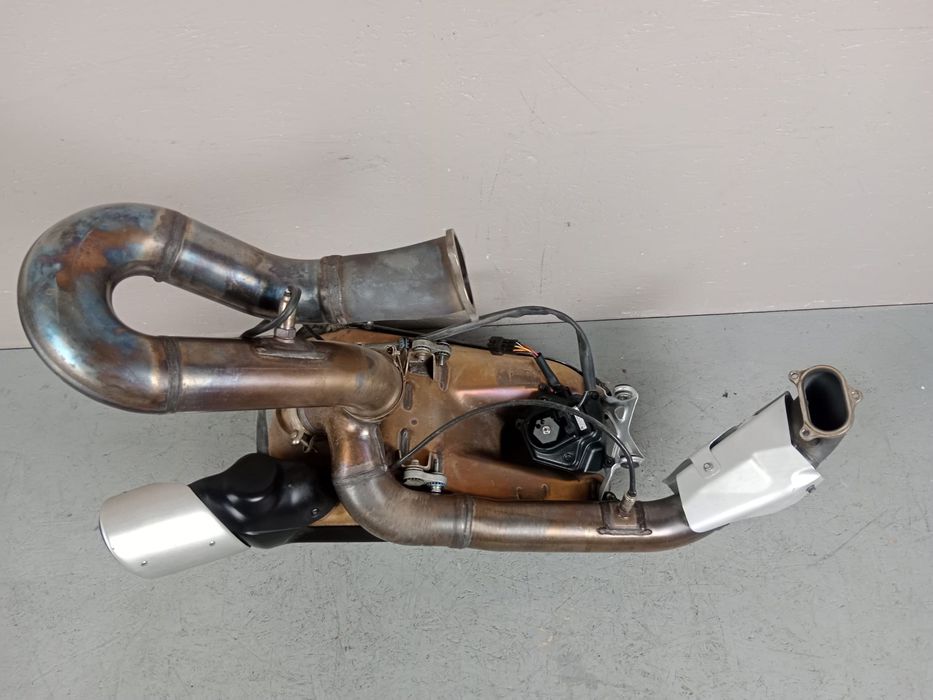 Ducati Streetfighter V2 Katalizator Kolektor wydechowy Tłumik Wydech