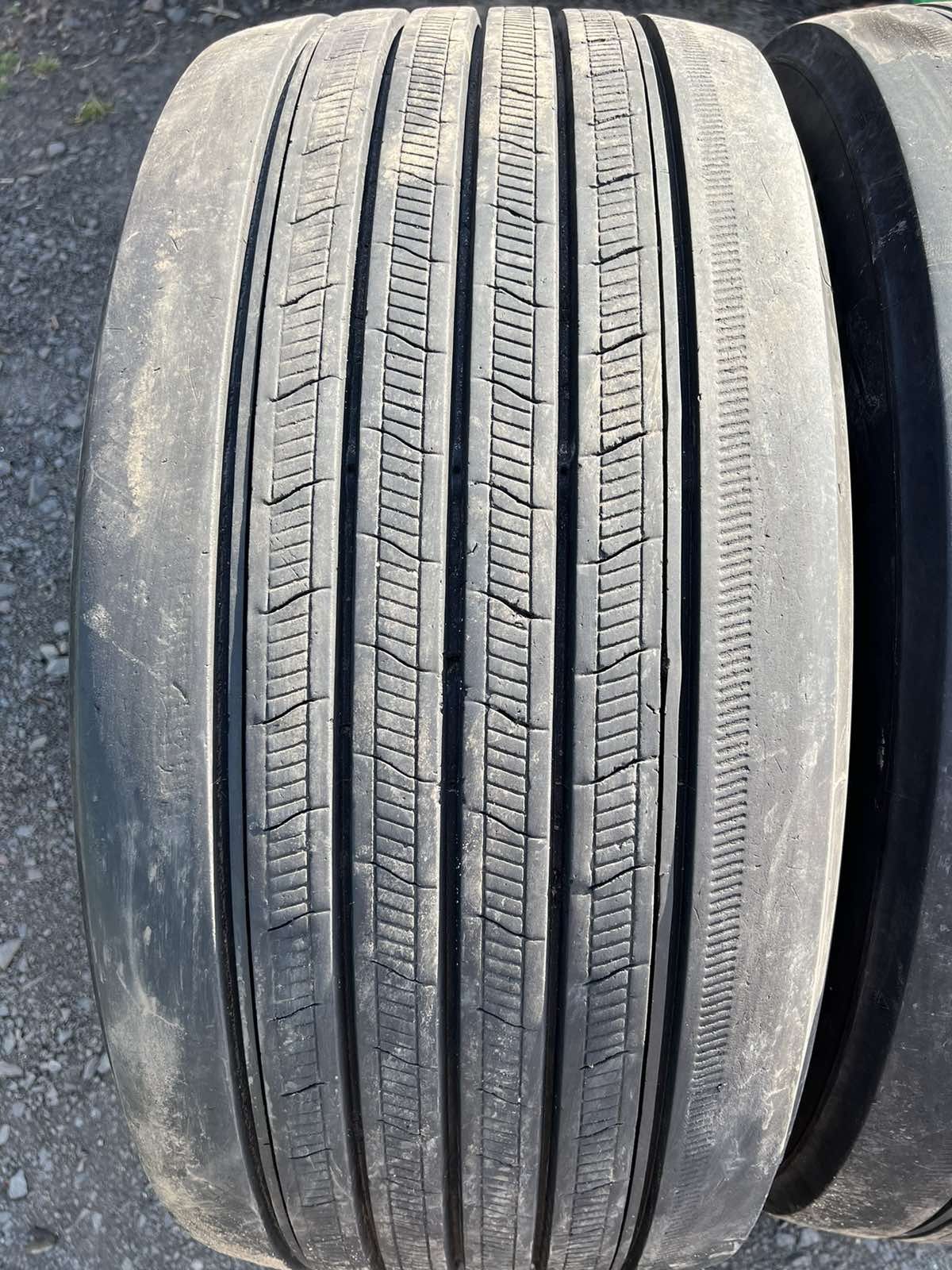 Шини Continental 355/50 r22.5