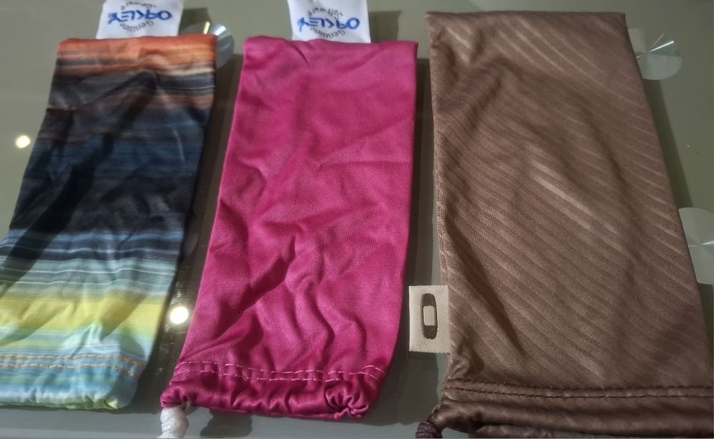 Etui na okulary z mikrofibry OAKLEY