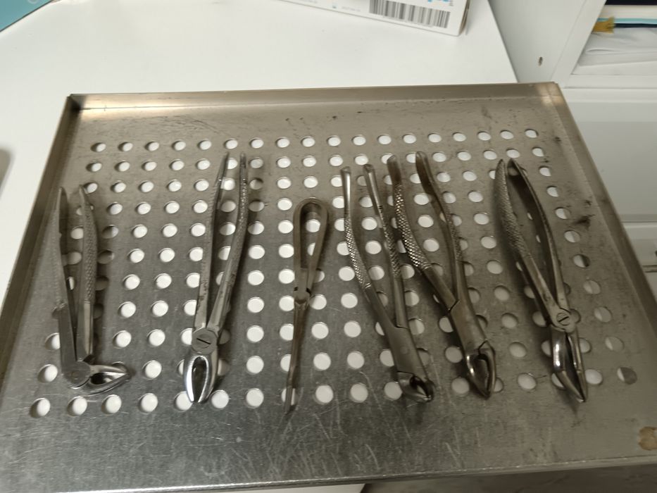 Vendo muito material de dentista