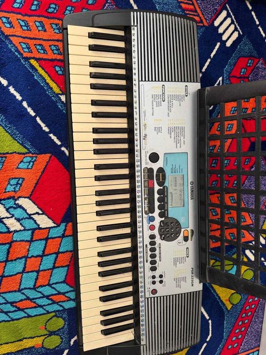 Синтезатор Yamaha PSR-225GM