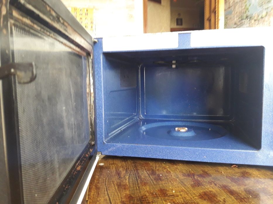 СВЧ .Объем 34л. Микроволновая печь Samsung CE245GR