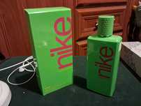 Nike green women