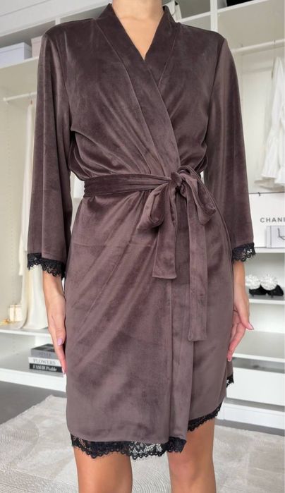 Жіночий велюровий халат