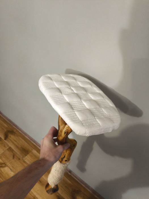 Ręcznie wykonany drapak dla kota