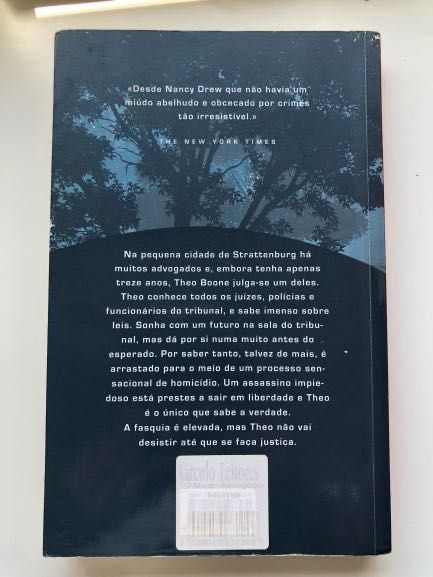 "Theodore Boone - O Miúdo Advogado" de John Grisham (Portes Gratuitos)