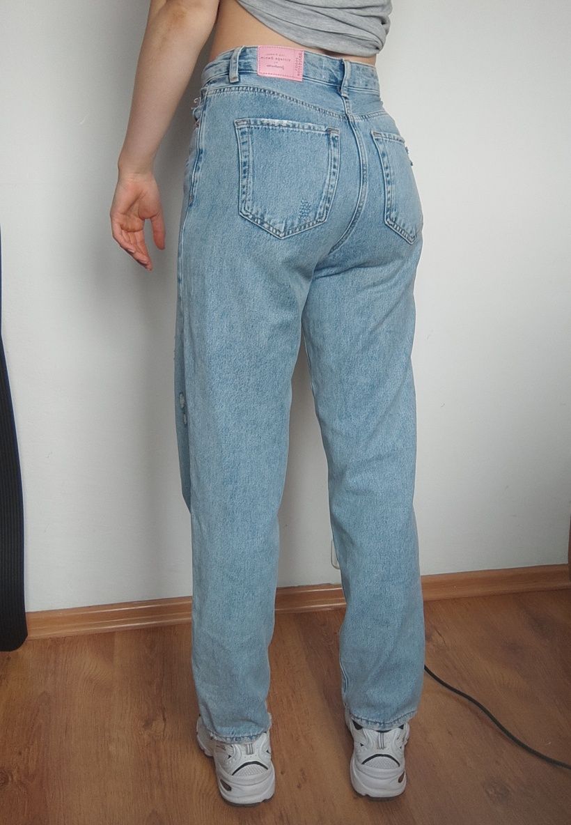 Spodnie jasne jeansy Stradivarius 34 XS luźne