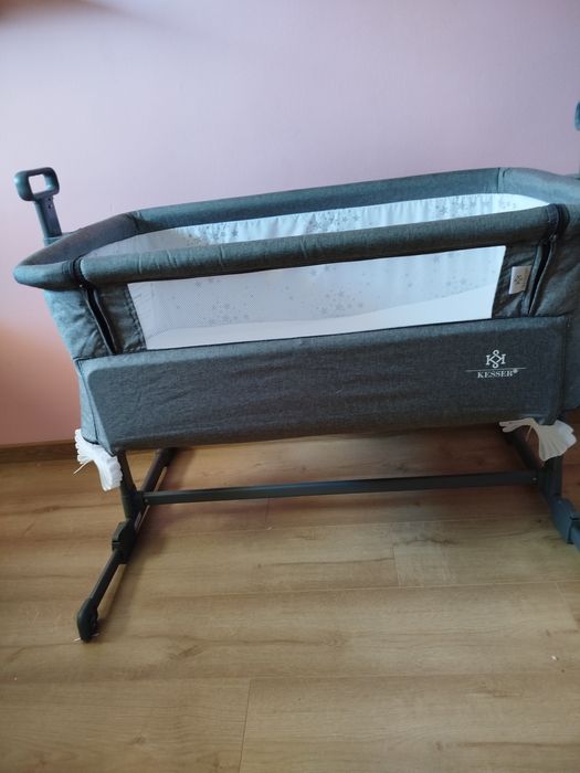 Dostawka do łóżka, łóżeczko turystyczne