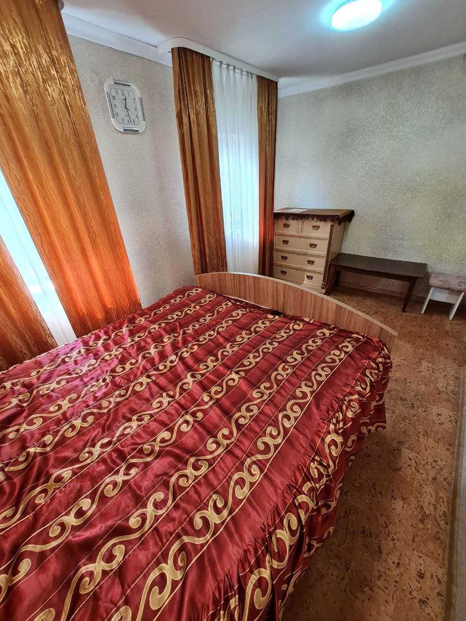 ПРОДАМ  цегляний  БУДИНОК в р-ні зупинки  Козацька. 60000 евро