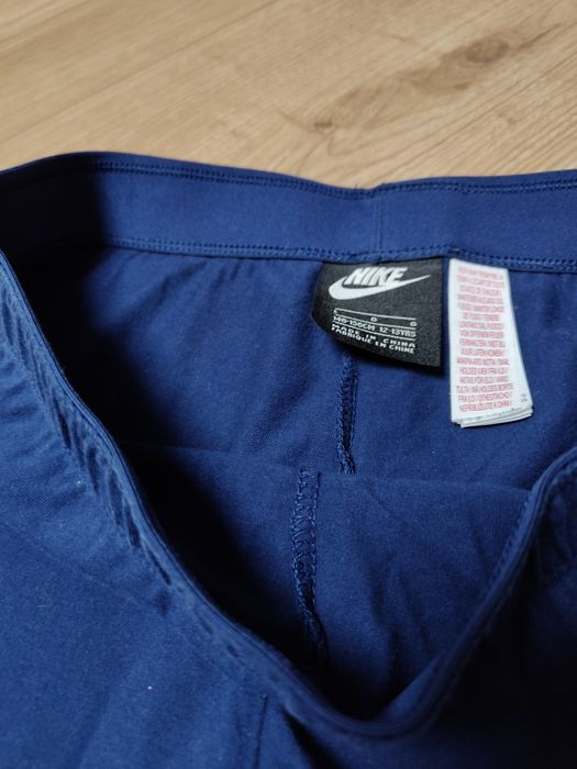 Zestaw sportowy Nike spodnie + koszulka, roz. 146 /152
