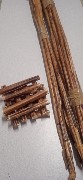 Продам сушёные лакомство, корм для собак. (Бычий корень)
