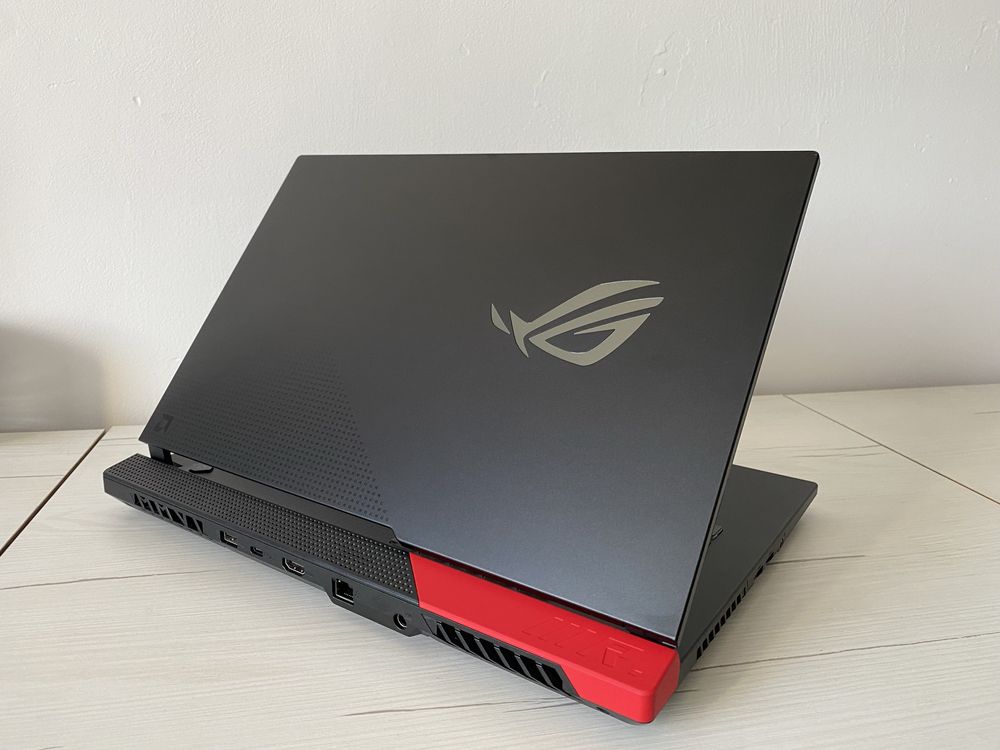 ASUS rog strix g15 (rx6800m/R9 5900HX) Advantage edition