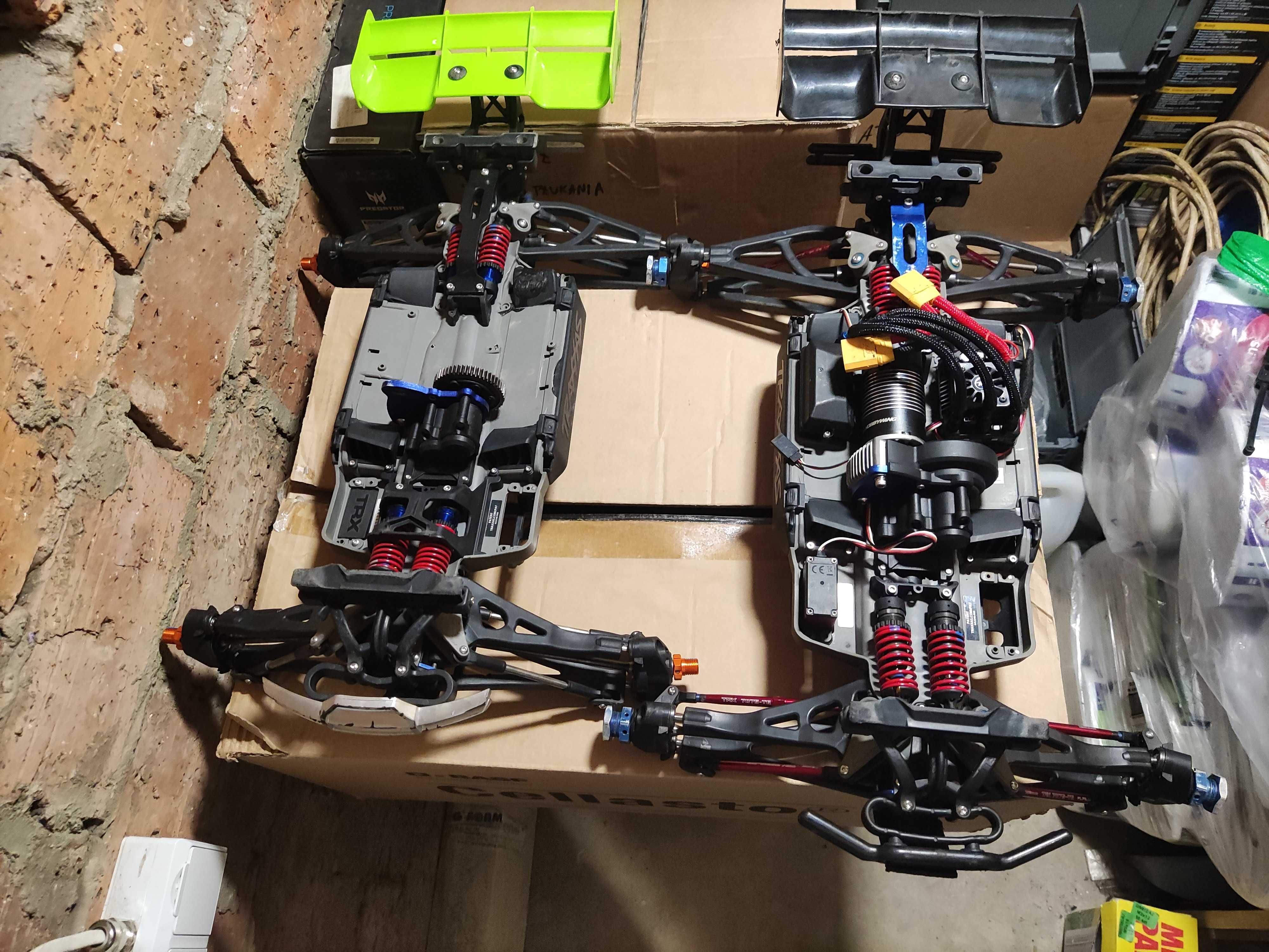 TRAXXAS E-REVO 2.0 2 Modele duży zestaw