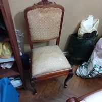 Cadeira Antiga Almofadada