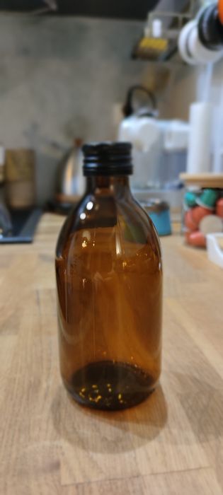 BUTELKI SZKLANE szkło brązowe 300 ml x 24 szt. | z zakrętkami