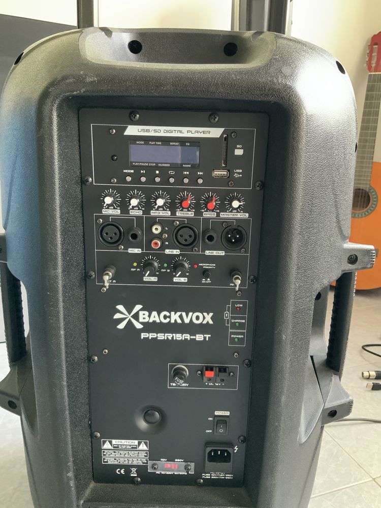 Coluna Backvox com bateria, 15’’ 160w