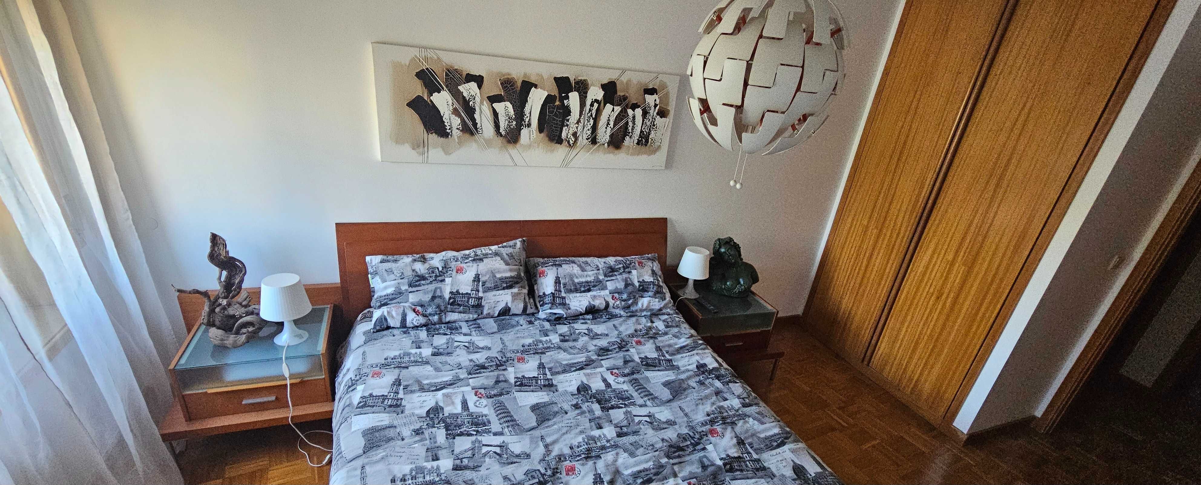 Alugo quarto a menina ou senhora estudante