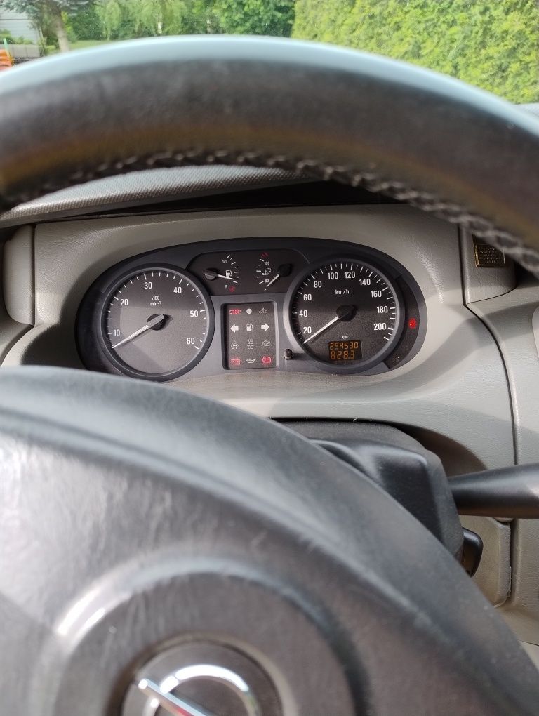 Sprzedam Opla Vivaro 1.9DTI