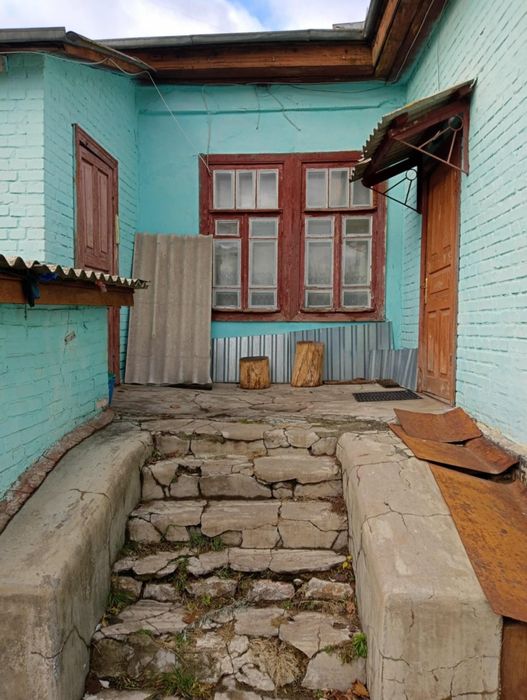 Продам будинок  квартиру з своїм власним двором в с.Центральне